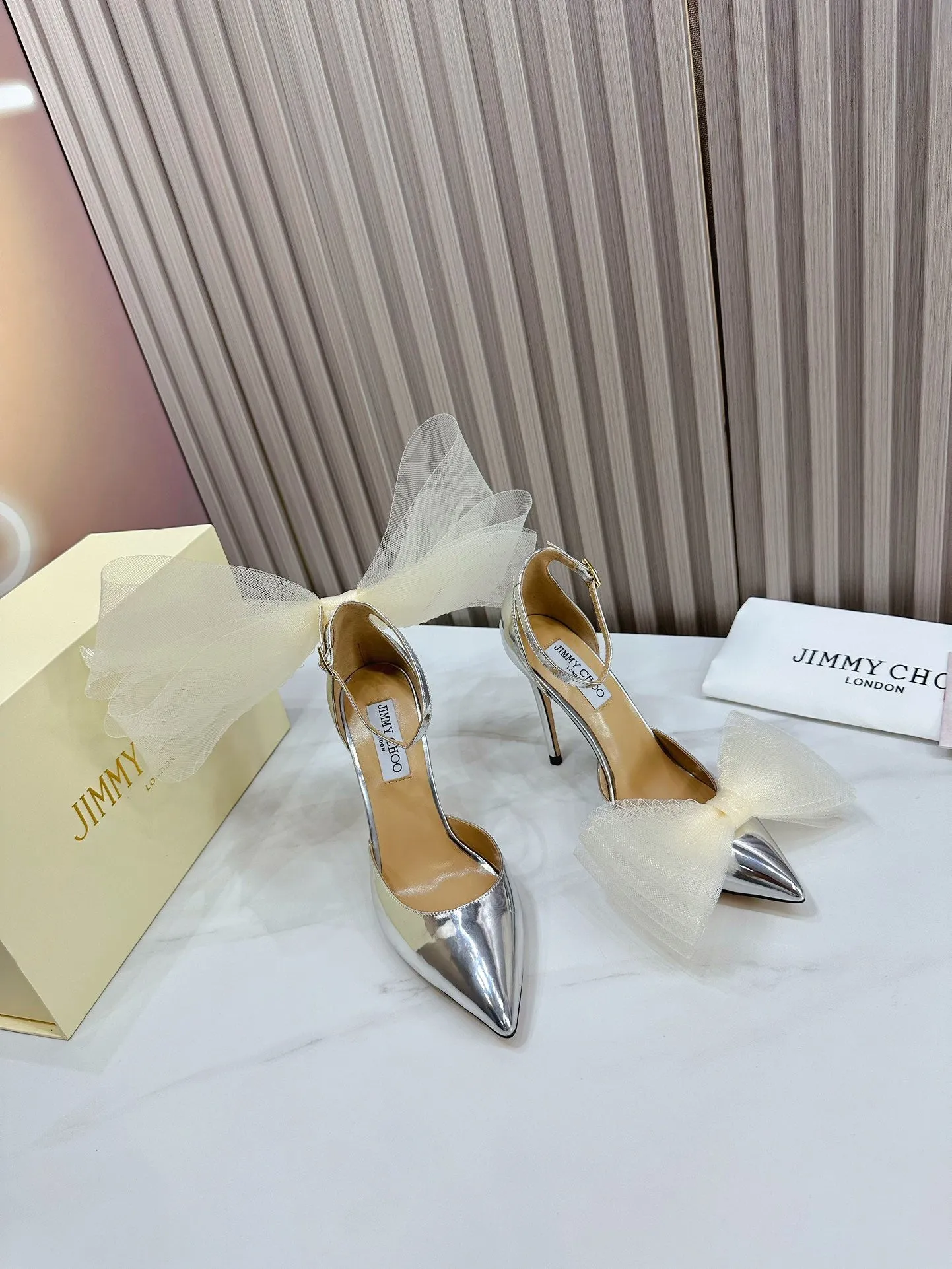 SE1171 Jimmy Choo Averly / Size5-10